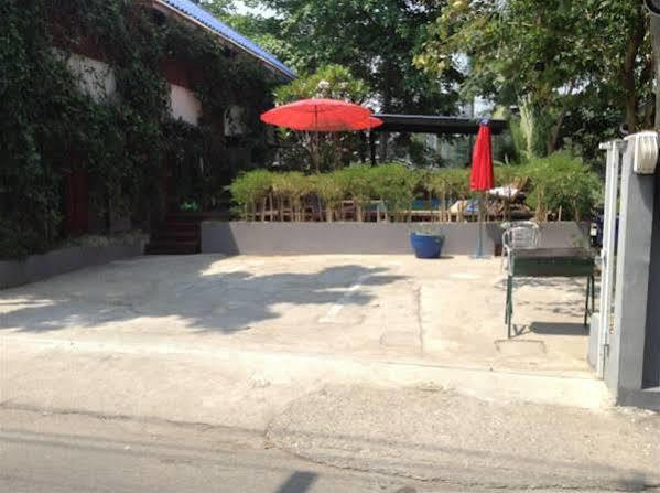 Hi Guesthouse Airport Chiang Mai Exterior photo
