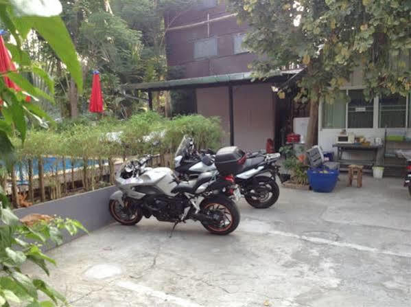 Hi Guesthouse Airport Chiang Mai Exterior photo