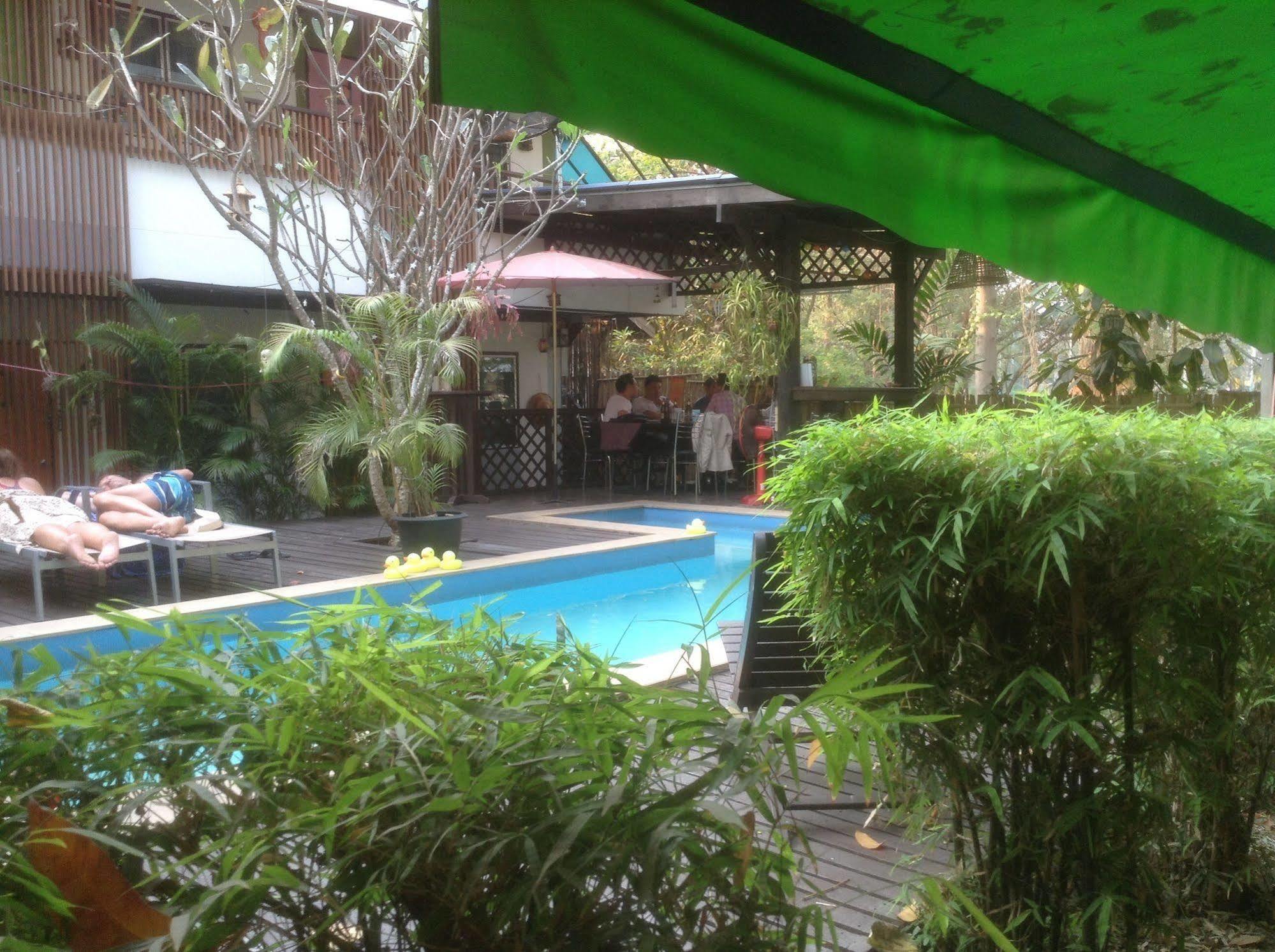 Hi Guesthouse Airport Chiang Mai Exterior photo