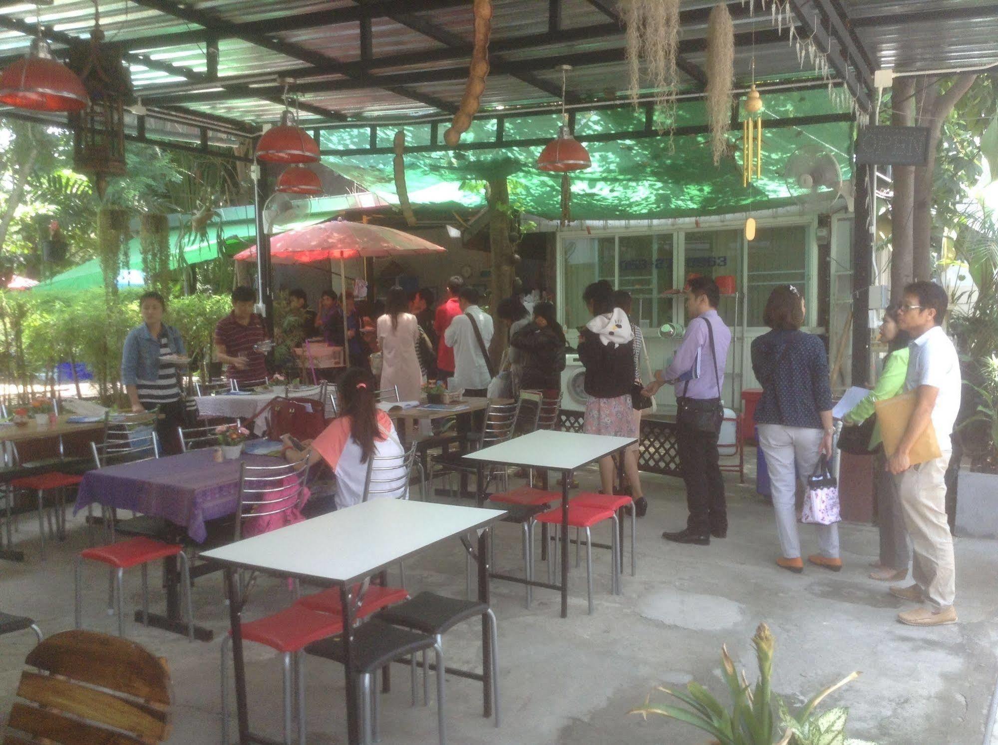 Hi Guesthouse Airport Chiang Mai Exterior photo