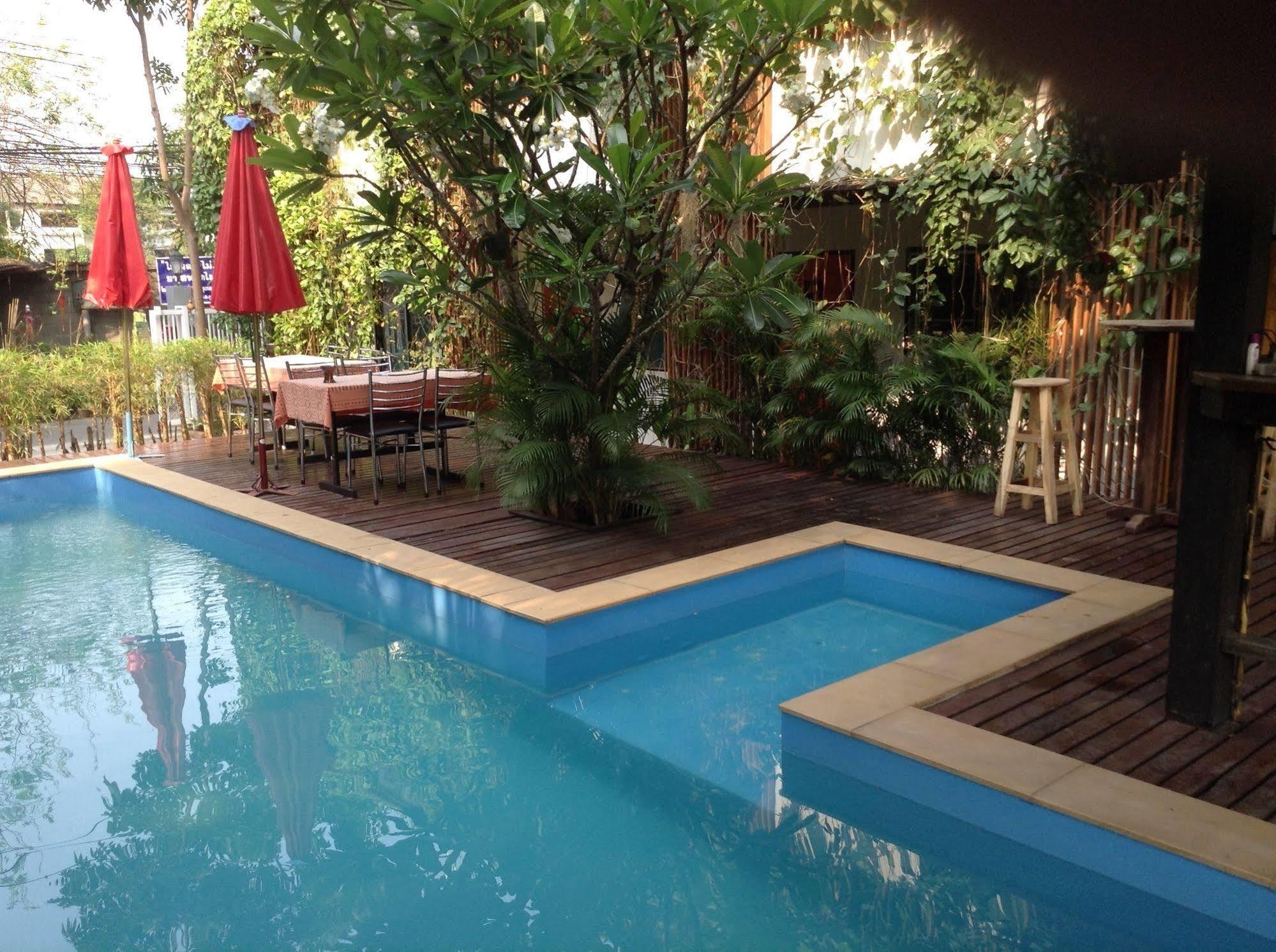 Hi Guesthouse Airport Chiang Mai Exterior photo
